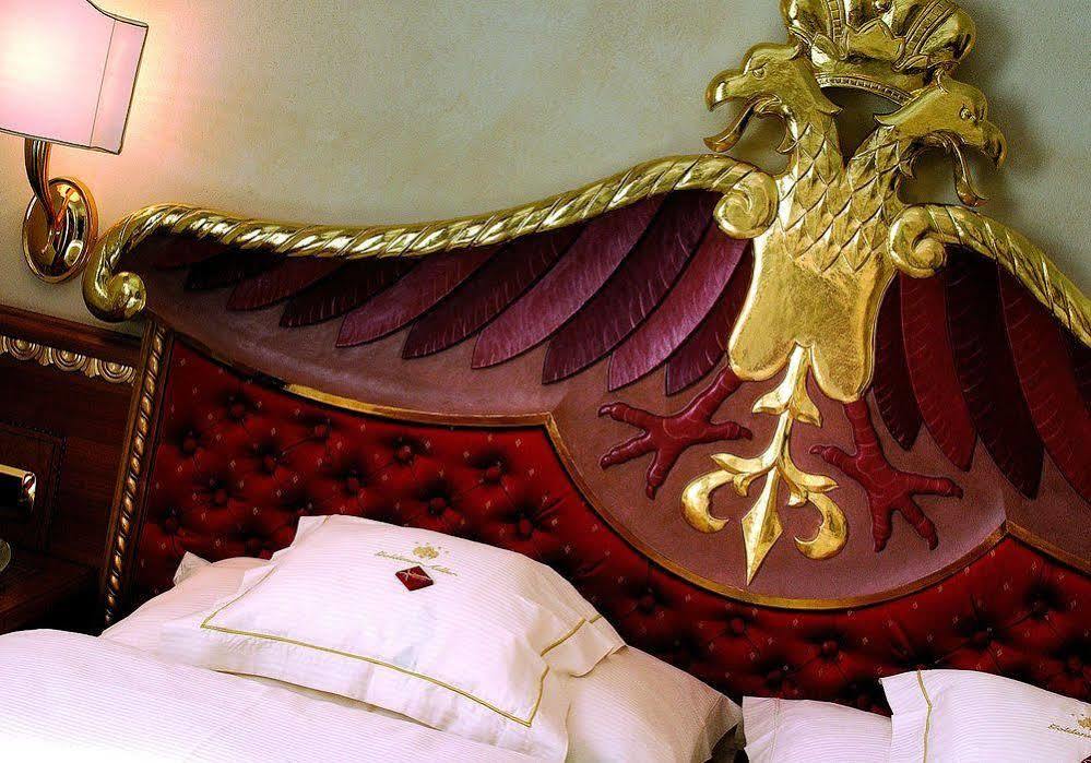 Cityhotel Goldener Adler B&B Klausen Exteriör bild